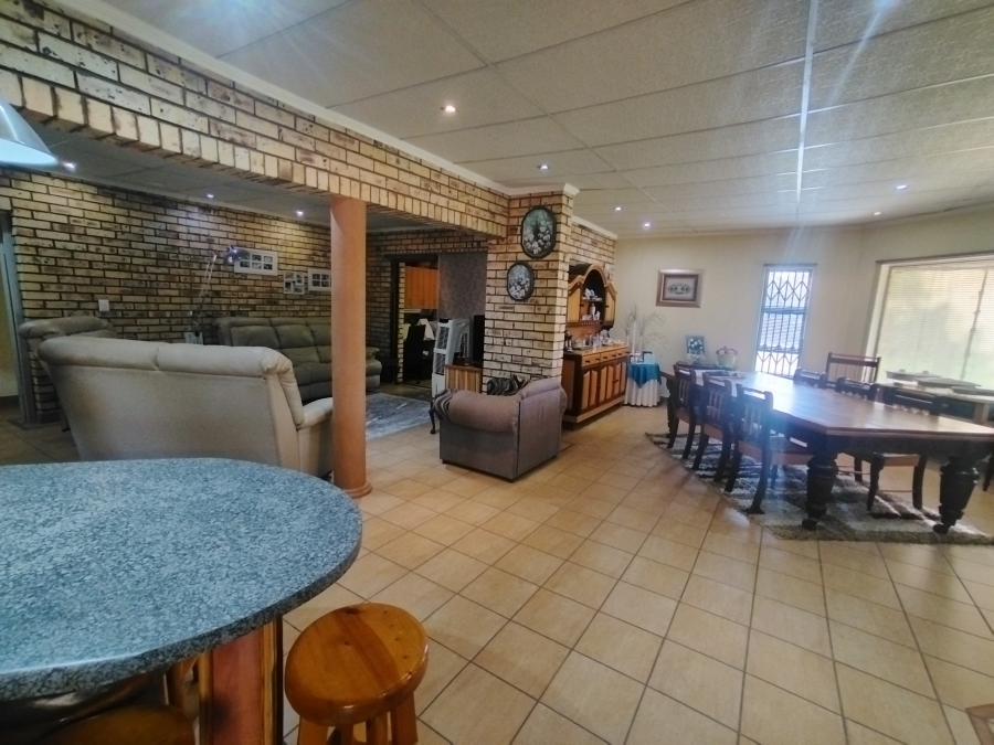 4 Bedroom Property for Sale in Christiana North West